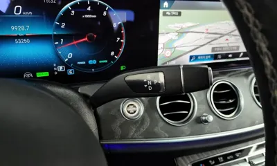 Mercedes-Benz E-Class 2022, 53250 км, за 27483.42 USD - фото 9