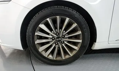 Kia K7 2016, 166534 км, за 6607.2 USD