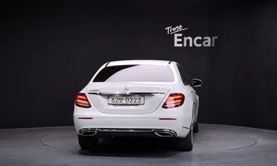 Mercedes-Benz E-Class 2017, 72187 км, за 13355.06 USD