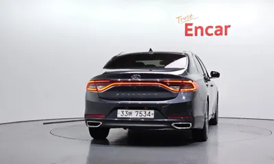 Hyundai Grandeur 2018, 101877 км, за 7670.8 USD