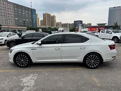 Skoda Superb 2018, 50000 км, за 8531.13 USD - фото 8