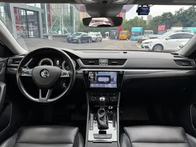 Skoda Superb 2018, 50000 км, за 8531.13 USD - фото 15