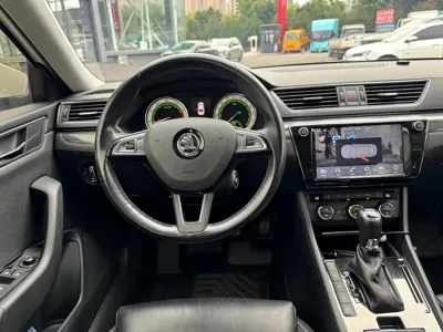 Skoda Superb 2018, 50000 км, за 8531.13 USD - фото 16