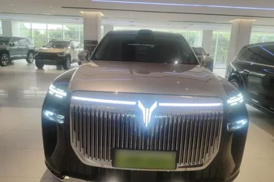 Voyah Titan