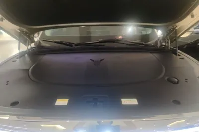 Voyah Titan