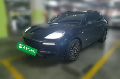 Porsche Cayenne E-Hybrid · 2022 год