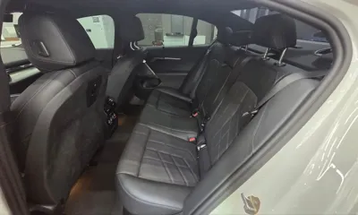 BMW i5 2025, 35000 км, за 42995.93 USD - фото 6