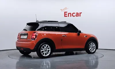 MINI Cooper 2019, 57730 км, за 7947.01 USD