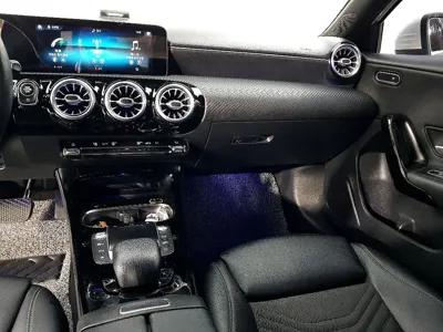 Mercedes-Benz A-Class 2020, 98847 км, за 10749.19 USD - фото 10