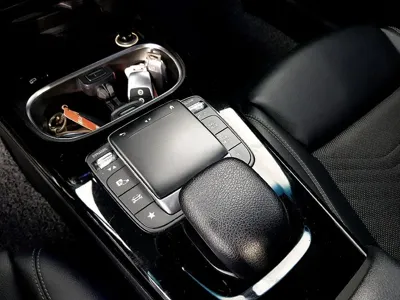 Mercedes-Benz A-Class 2020, 98847 км, за 10749.19 USD - фото 13