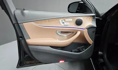 Mercedes-Benz E-Class 2023, 29743 км, за 28991.16 USD - фото 24