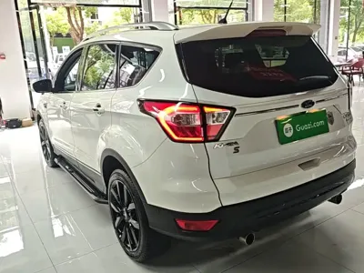Ford Kuga 2017, 68600 км, за 6483.18 USD