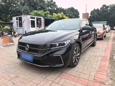Volkswagen Passat · 2023 год