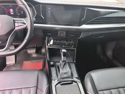 Volkswagen Passat 2023, 55500 км, за 16627.11 USD - фото 6