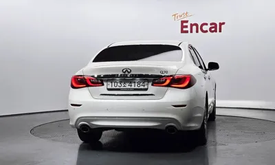Infiniti Q70 2019, 78328 км, за 7144.25 USD
