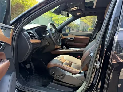 Volvo XC90 2023, 90000 км, за 40283.65 USD