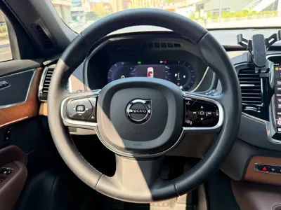 Volvo XC90 2023, 90000 км, за 40283.65 USD - фото 10