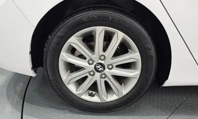 Hyundai Avante 2012, 109587 км, за 3581.43 USD