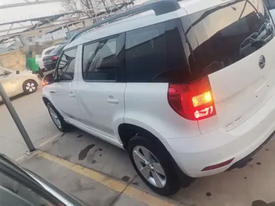 Skoda Yeti 2017, 89600 км, за 6018.13 USD - фото 21