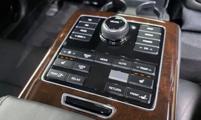 Hyundai Equus 2014, 89845 км, за 6098.2 USD - фото 19