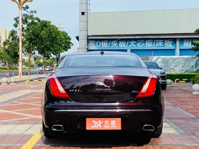 Jaguar XJ 2015, 120000 км, за 9608.41 USD