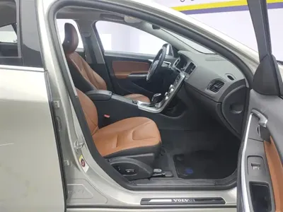 Volvo S60 2019, 69200 км, за 9240.55 USD - фото 8