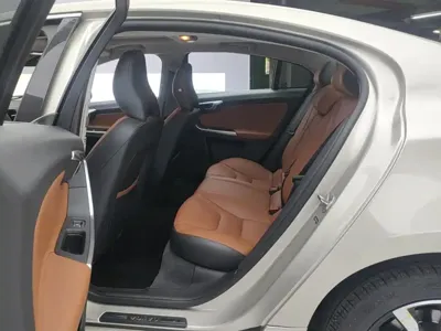 Volvo S60 2019, 69200 км, за 9240.55 USD - фото 11
