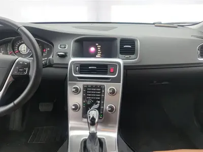 Volvo S60 2019, 69200 км, за 9240.55 USD - фото 13
