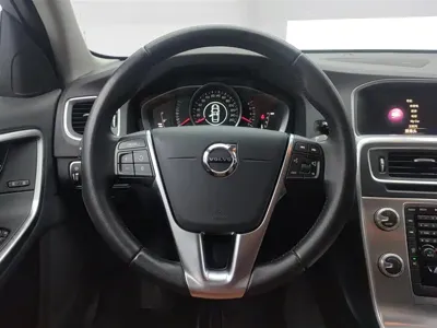 Volvo S60 2019, 69200 км, за 9240.55 USD - фото 15