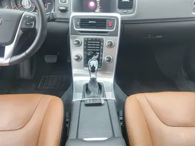 Volvo S60 2019, 69200 км, за 9240.55 USD - фото 16