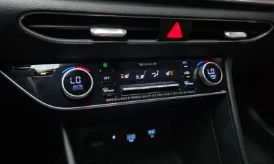 Hyundai Sonata 2020, 31809 км, за 11818.71 USD - фото 17