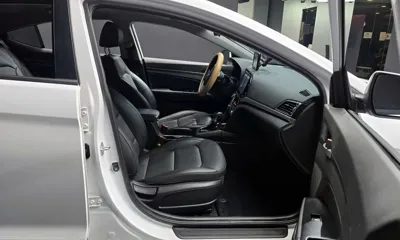 Hyundai Avante 2017, 80563 км, за 7023.76 USD - фото 10