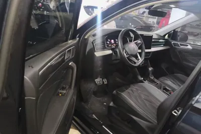 Volkswagen Tiguan L 2023, 18300 км, за 21139 USD - фото 18
