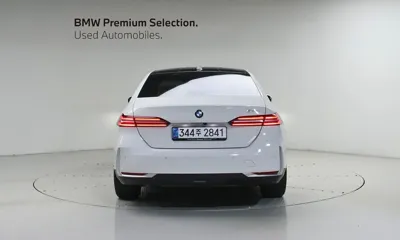 BMW 5-Series 2025, 9951 км, за 33805.96 USD