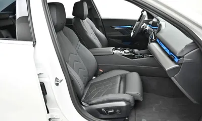 BMW 5-Series 2025, 9951 км, за 33550.51 USD - фото 10