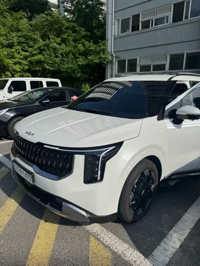 Kia Canival 2025, 2200 км, за 26704.79 USD