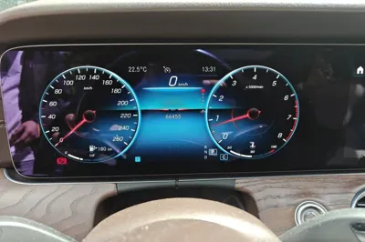 Mercedes-Benz E-Class 2022, 66500 км, за 37084 USD - фото 10