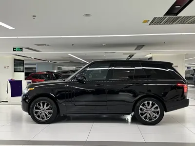 Land Rover Range Rover 2015, 180000 км, за 46791.32 USD