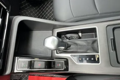 Roewe i5 2024, 12000 км, за 8711 USD - фото 16