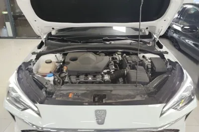 Roewe i5 2024, 12000 км, за 8711 USD - фото 21