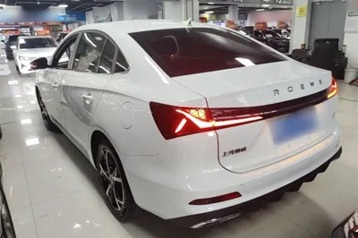 Roewe i5 2024, 12000 км, за 8711 USD - фото 26