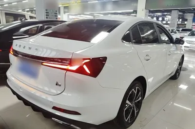 Roewe i5 2024, 12000 км, за 8711 USD - фото 28
