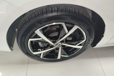 Roewe i5 2024, 12000 км, за 8711 USD - фото 32