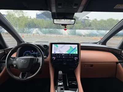 Toyota Alphard 2023, 100000 км, за 110212.22 USD - фото 8