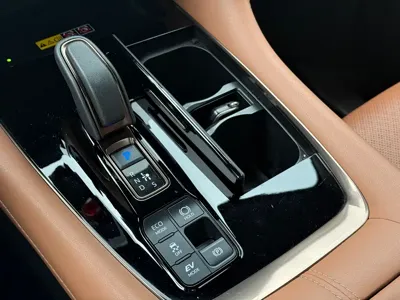 Toyota Alphard 2023, 100000 км, за 110212.22 USD - фото 12
