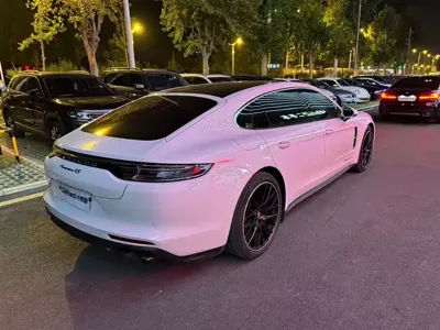 Porsche Panamera 2021, 27000 км, за 98602.23 USD