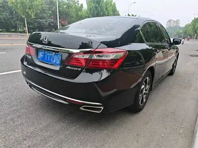 Honda Accord 2017, 100000 км, за 8558.43 USD