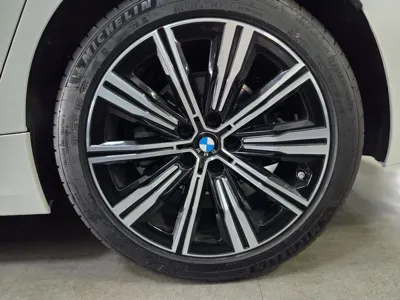 BMW 3-Series 2025, 6290 км, за 27179.21 USD