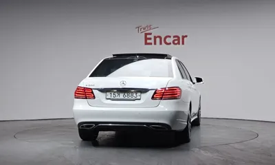 Mercedes-Benz E-Class 2015, 54536 км, за 9844.73 USD