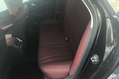 Hongqi H5 2025, 4800 км, за 19915 USD - фото 20